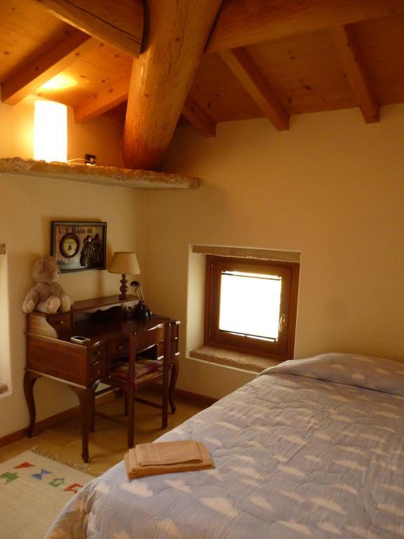 Tra Valpolicella E Lessinia Villa Negrar Habitación foto